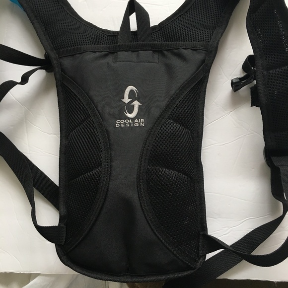 OUTBOUND Hydration Backpack Black w Bladder 1.5 L - Picture 4 of 7
